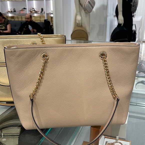 MICHAEL KORS
Jet Set Medium Front Zip Pebbled Leather Chain Tote Bag
Buff
NWT - Picture 5 of 16